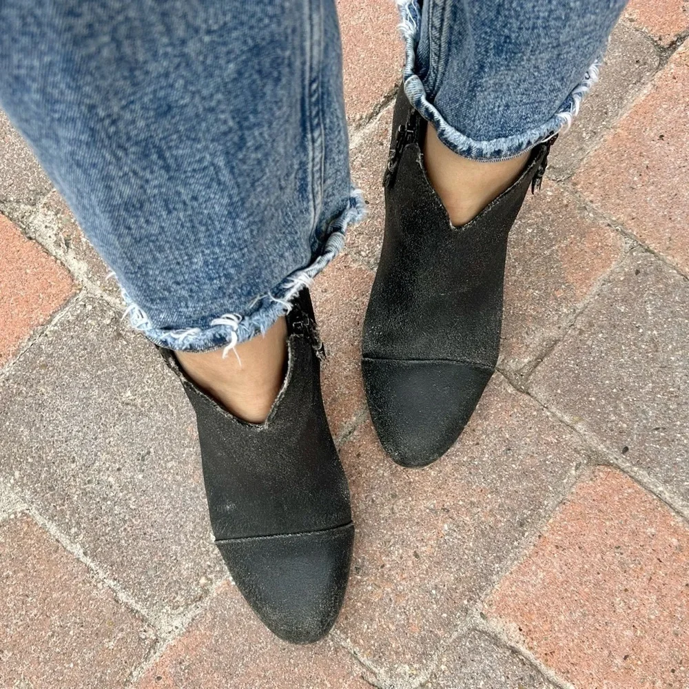 Rag & Bone Margot Black Crackled Leather Block Heel Ankle Boots Size 40 / 10